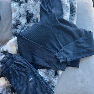 Alo Muse Hoodie & sweatpants